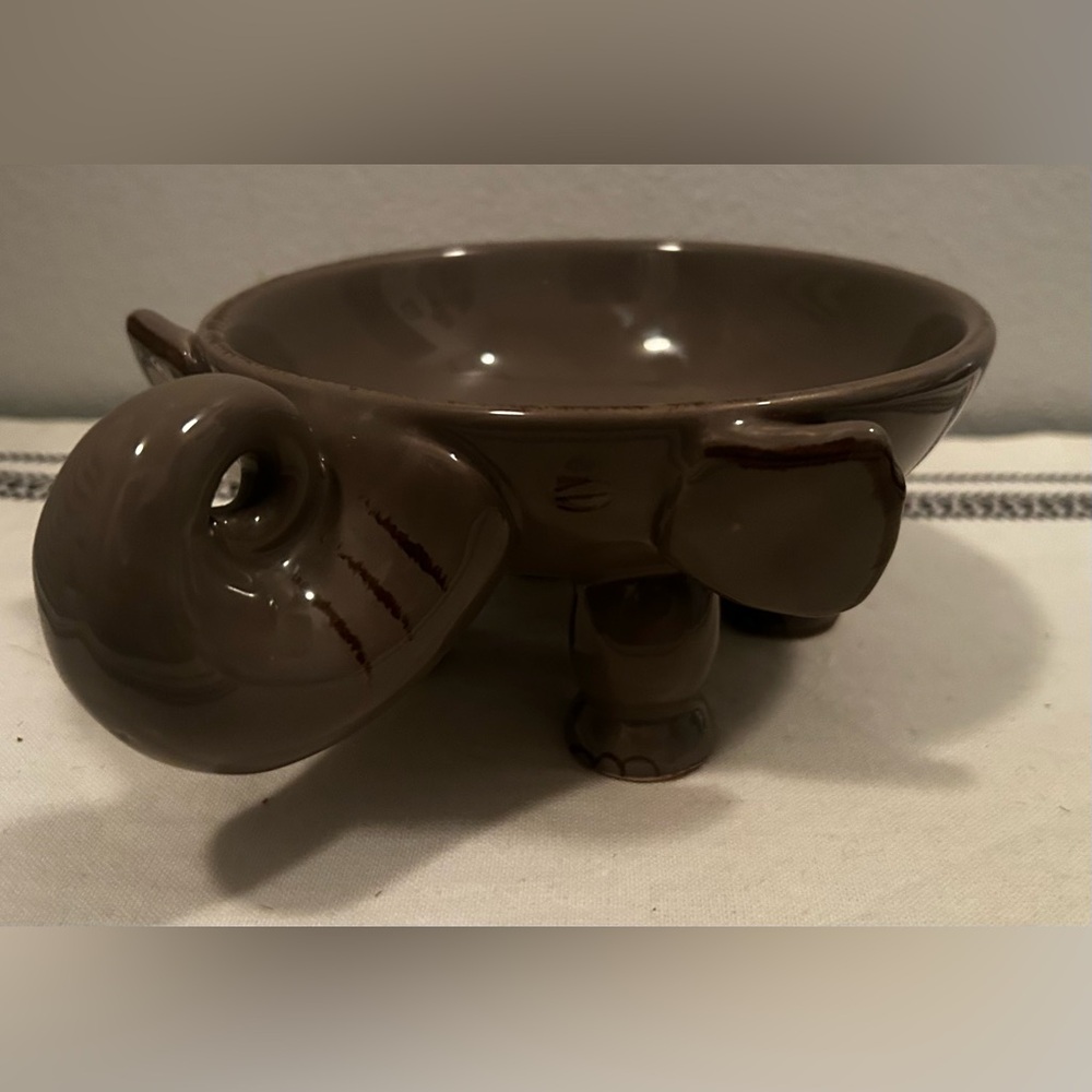 Home Essentials Elephant serving dish/ candle holder - Picture 6 of 14